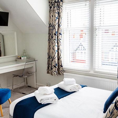 Kingsway Guesthouse - A Selection Of Single, Double And Family Rooms In A Central Location Скарборо Экстерьер фото